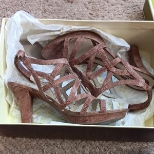 Naturalizer Textured Tan Strappy Heels